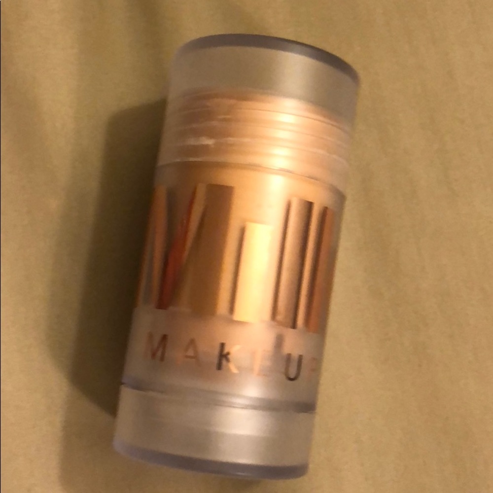 Milk luminous blur stick